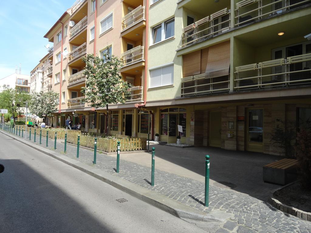 Innercity Apartments Budapeste Exterior foto